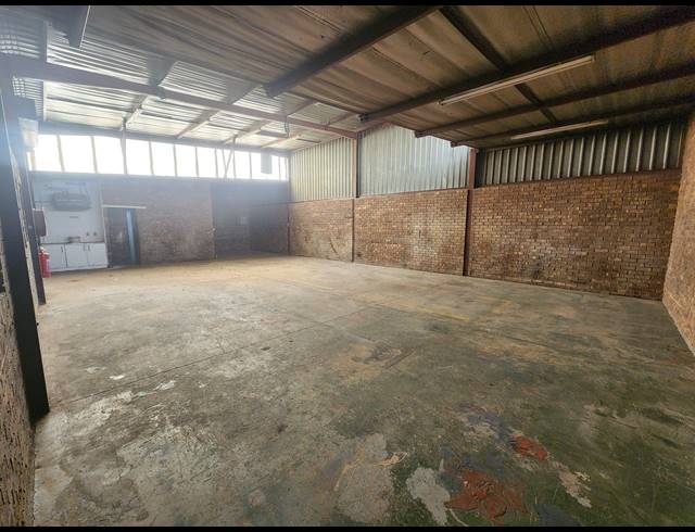 172M² WAREHOUSE TO LET IN WADEVILLE